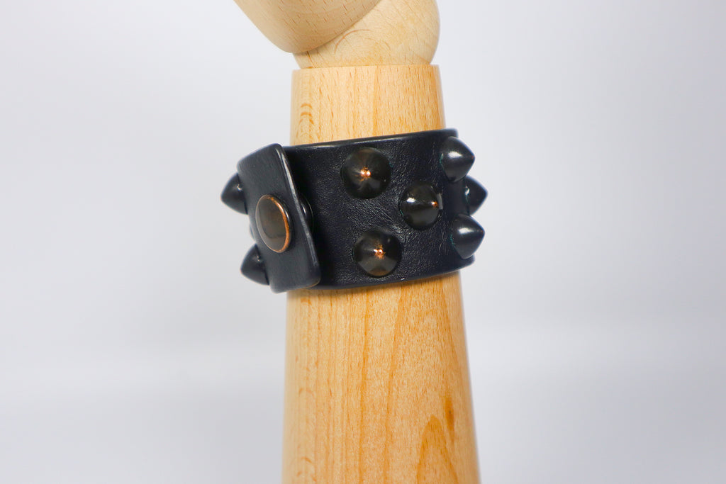 ナンバーナイン　レザーブレスレット ブラックレザー　スウェード Number Nine Bracelet | Grailed